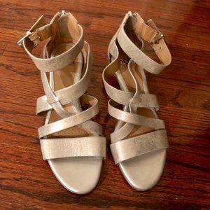 Sofft sandals size 7.5. Like new. Worn once.